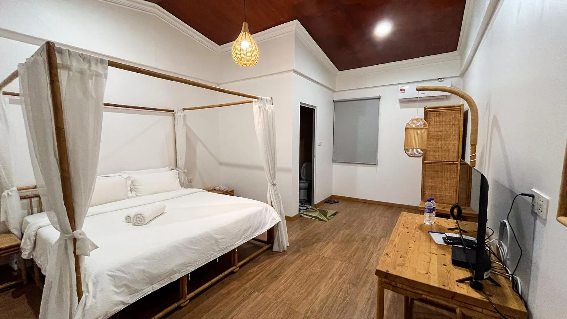 Titiwangsa Cabin Retreats By Ubook contacts